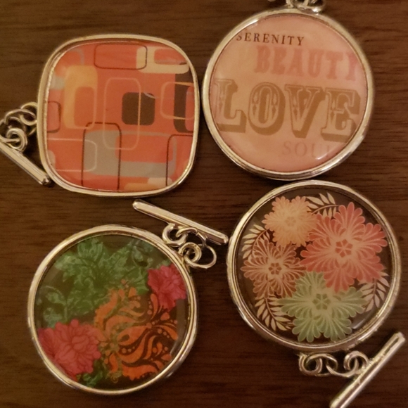 Bracelet w Interchangeable Dangles - Picture 3 of 6